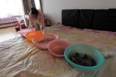 莆田楼上漏水，住户失联，小区没物管，业主维权难！律师来支招……